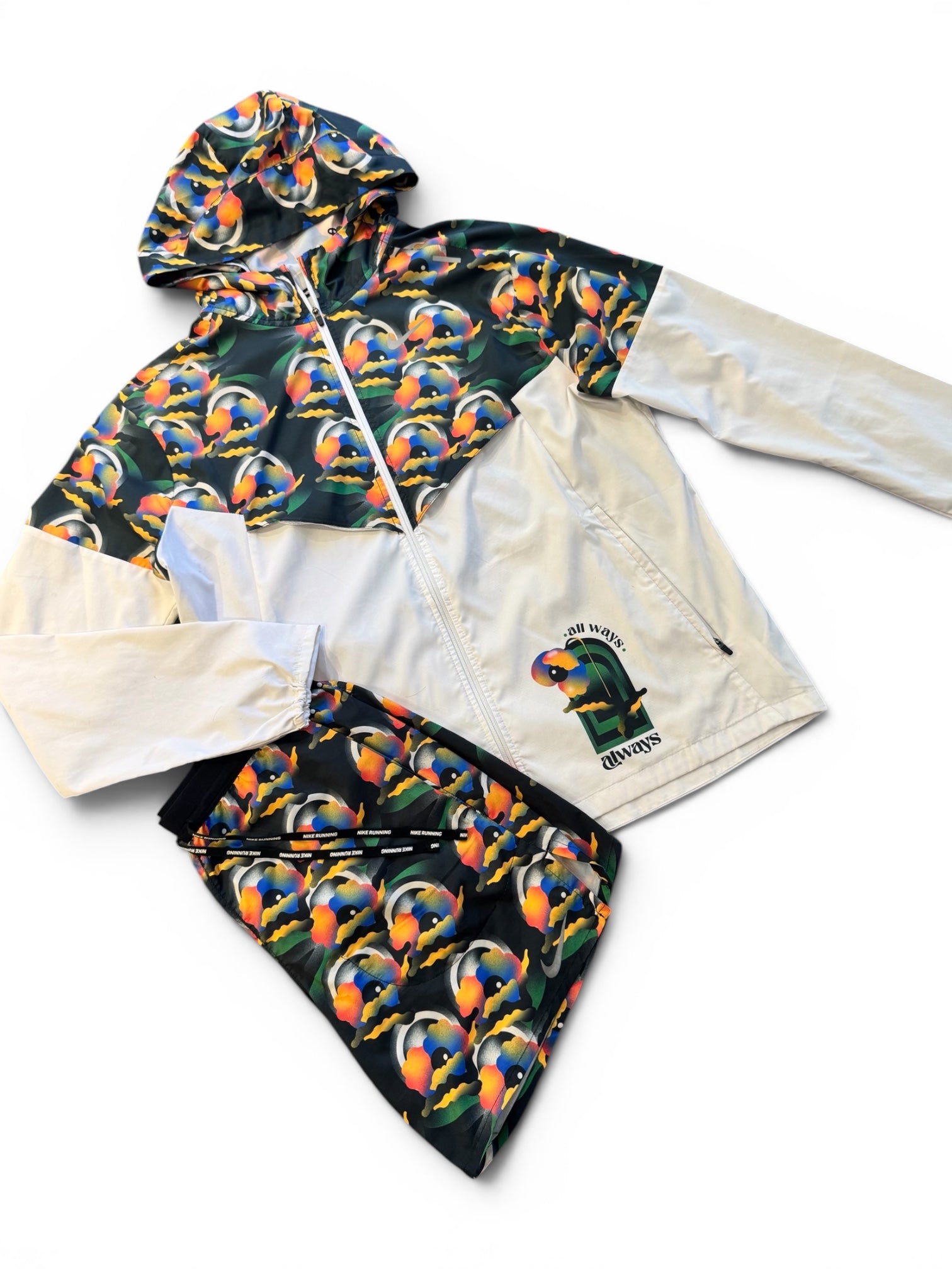NIKE JORDAN SET (S).